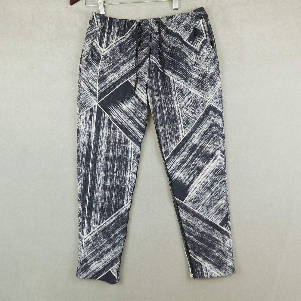 Lululemon Athletica Namaskar Pant II Heat Wave Black Geometric Size 8 Cropped
